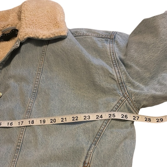 ASOS Denim jacket with Sherpa like lining , snap closure, OVERSIZED size 8 - XL - Picture 6 of 7